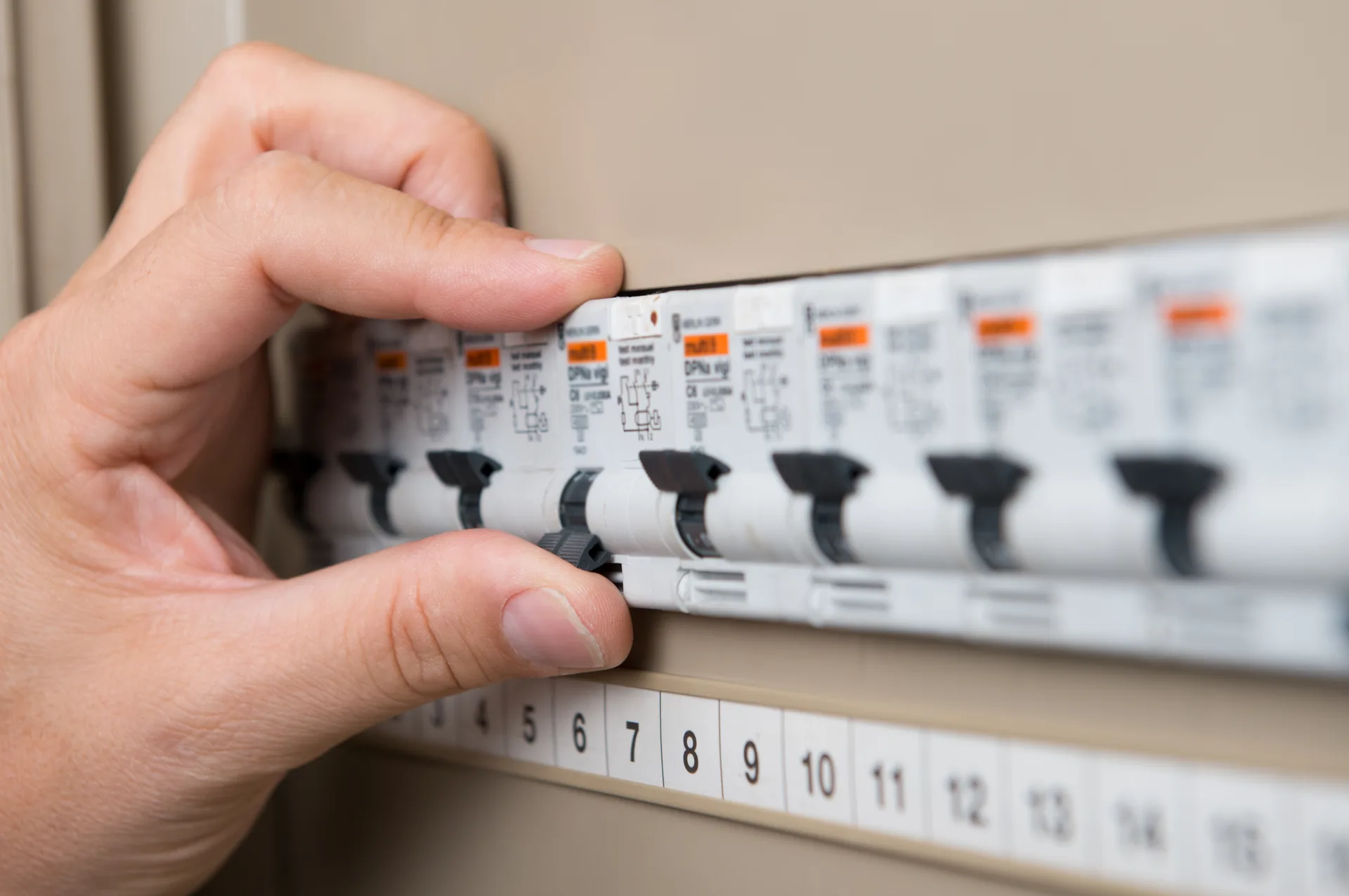 Electrician Lake Munmorah, licensed electricians serving Lake Munmorah